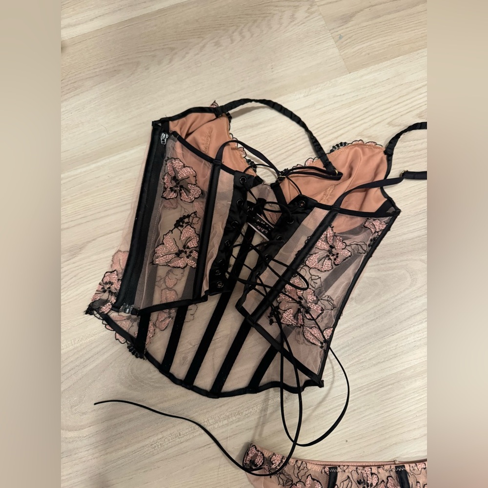 32C corset set NWOT - Picture 3 of 4